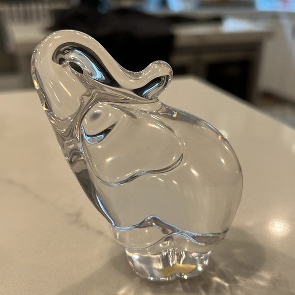 Atlantis Portuguese Lead Crystal Elephant
Paperweight Figurine - Picture 2 of 4